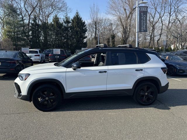 Used 2025 Volkswagen Taos SE image 8