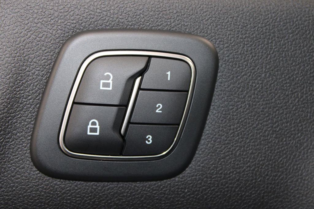 Used 2023 Ford Escape SE w/ PHEV Premium Package image 41