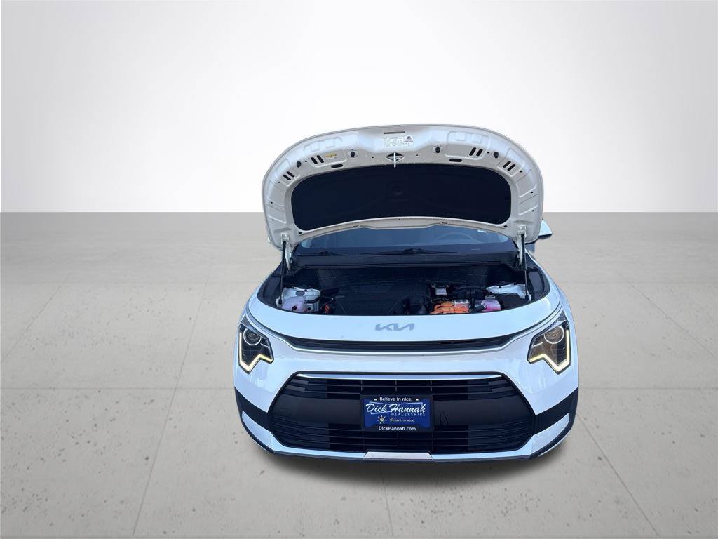 Used 2025 Kia Niro LX FWD image 4
