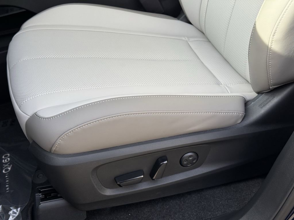 New 2026 INFINITI QX60 Luxe image 14