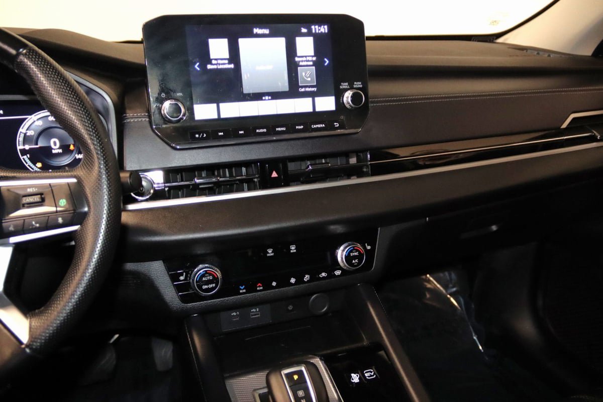 Used 2024 Mitsubishi Outlander 4WD Plug-In Hybrid image 46