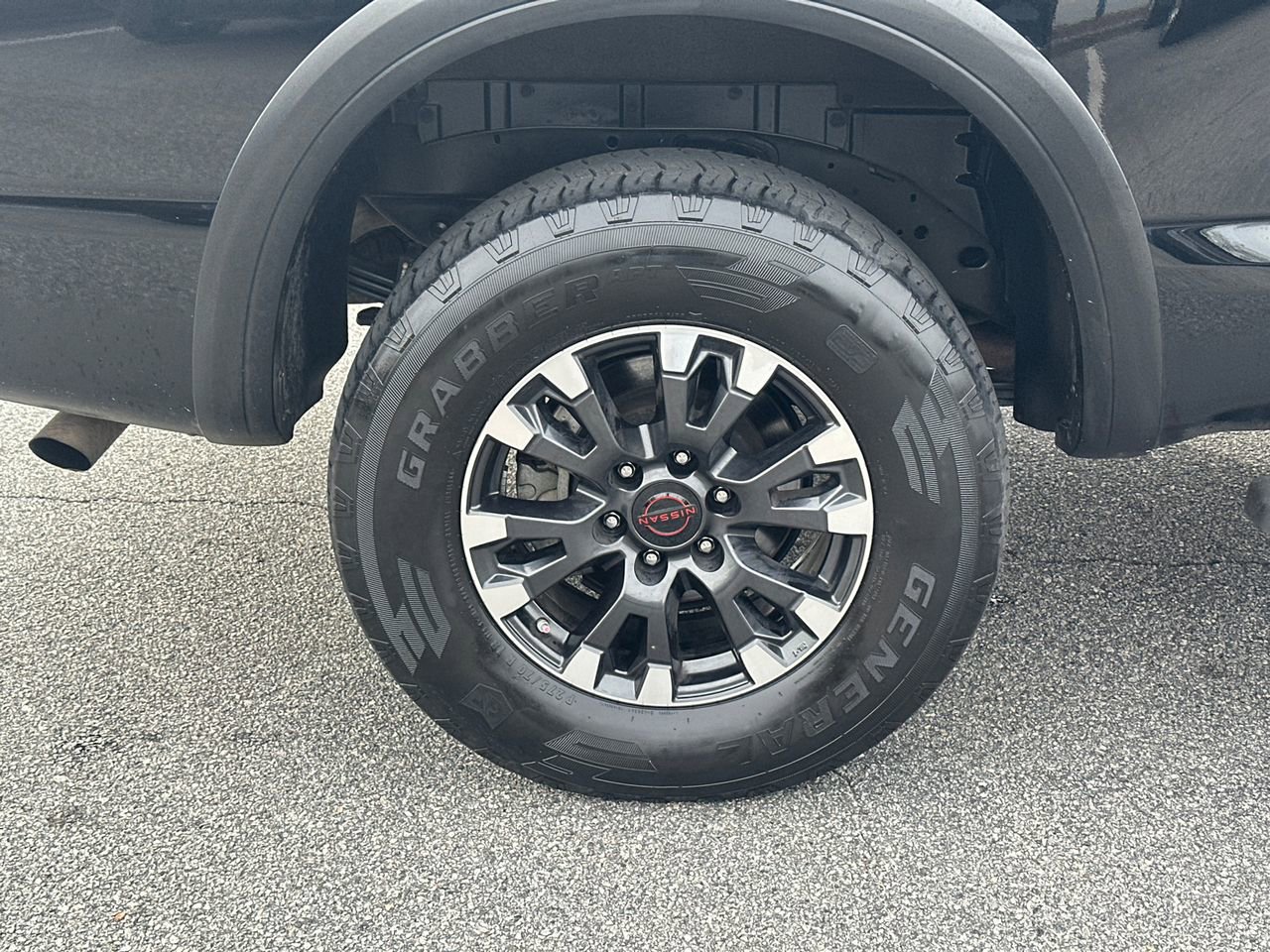 Used 2023 Nissan Titan PRO-4X w/ Pro-4x Utility Package AWD/4WD image 17
