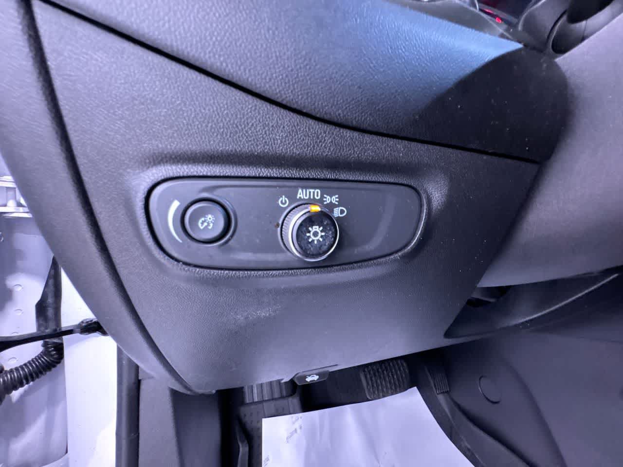 Used 2023 Chevrolet Equinox LT FWD image 16