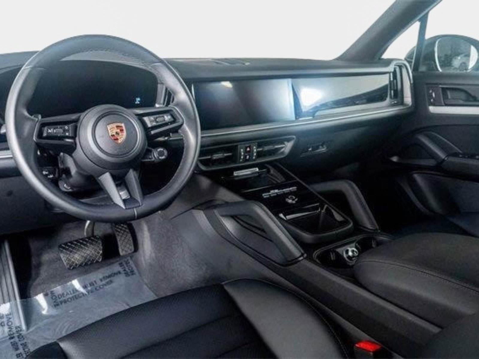 Used 2024 Porsche Cayenne image 2