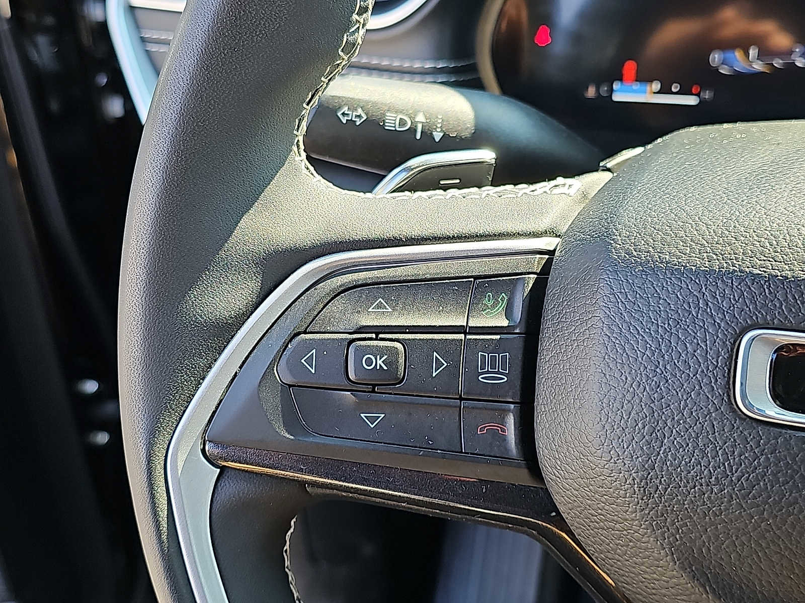 Used 2023 Jeep Grand Cherokee Altitude image 21