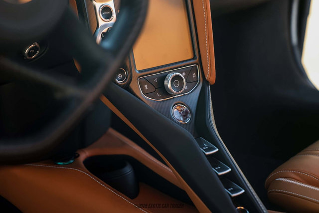 Used 2022 McLaren 720S Spider image 38