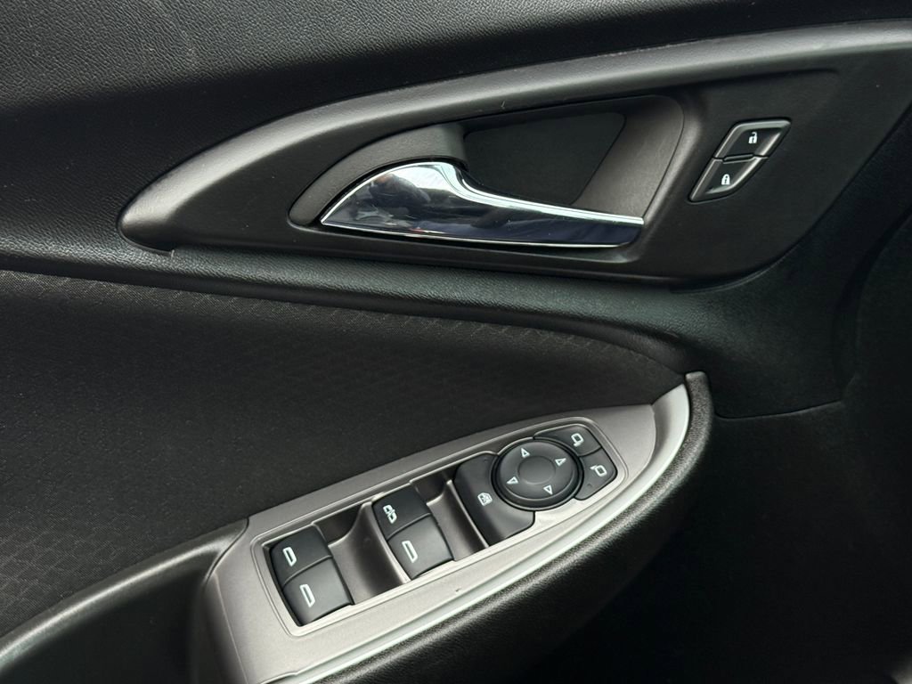 Used 2023 Chevrolet Malibu LT image 33