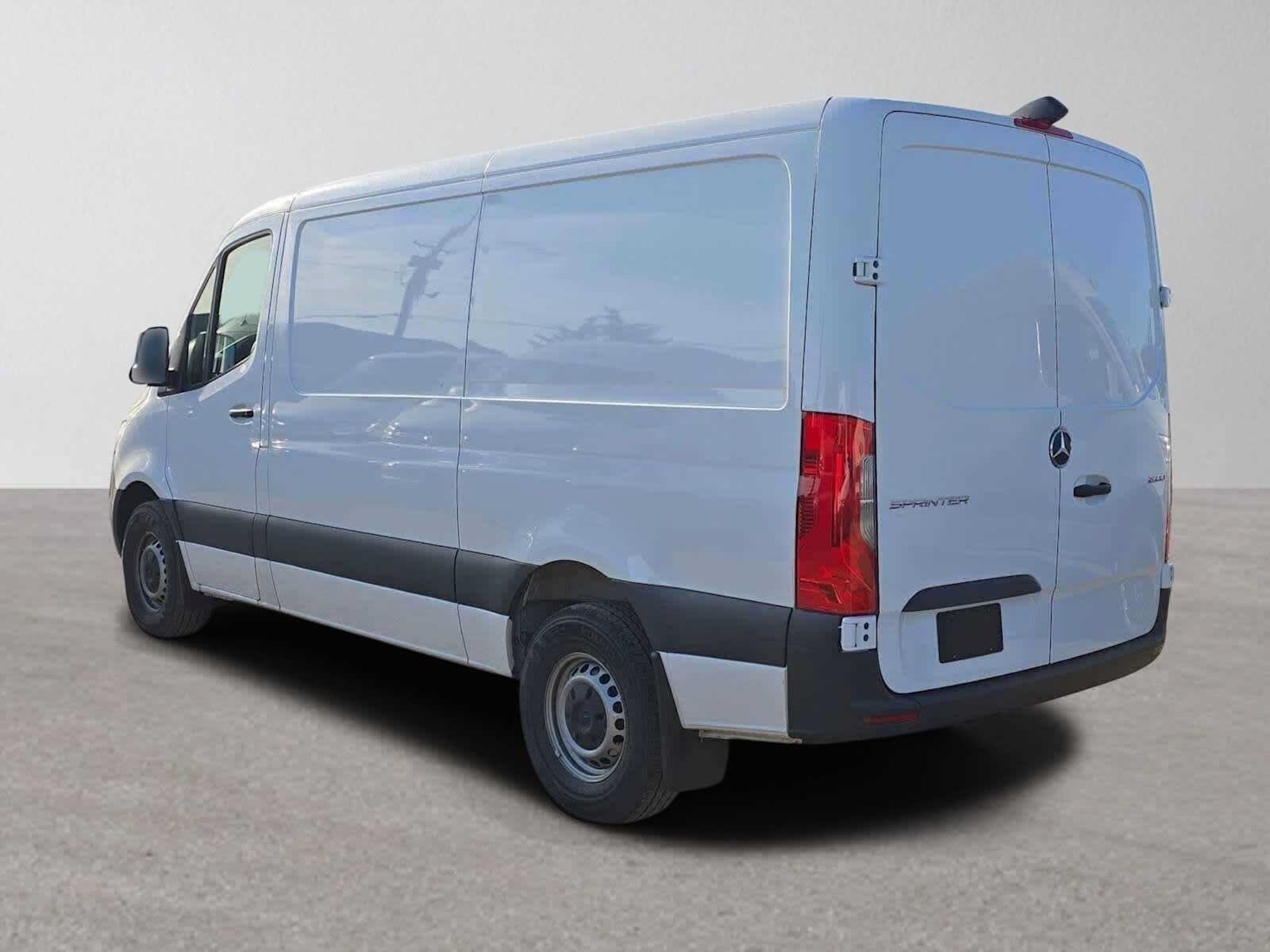Used 2025 Mercedes-Benz Sprinter 2500 image 5