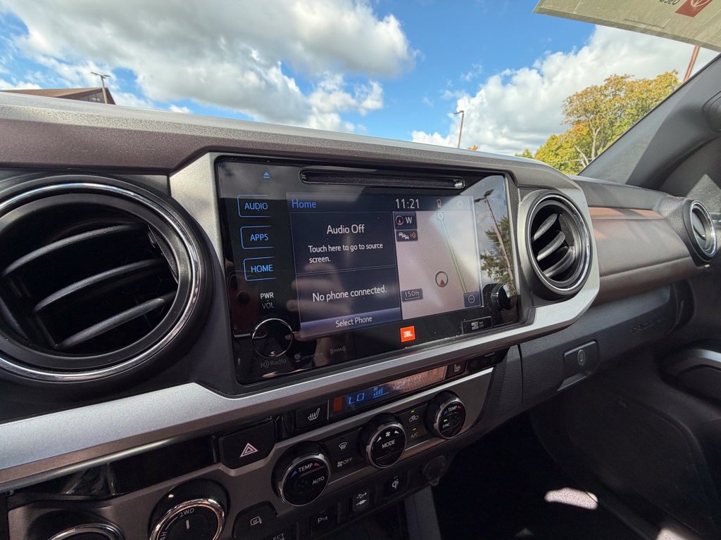 Used 2017 Toyota Tacoma Limited w/ Tow Package AWD/4WD image 19