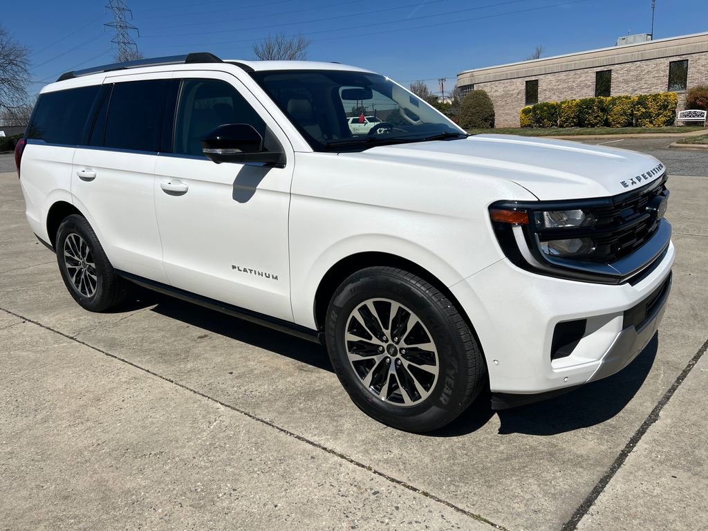 Used 2025 Ford Expedition Platinum image 9