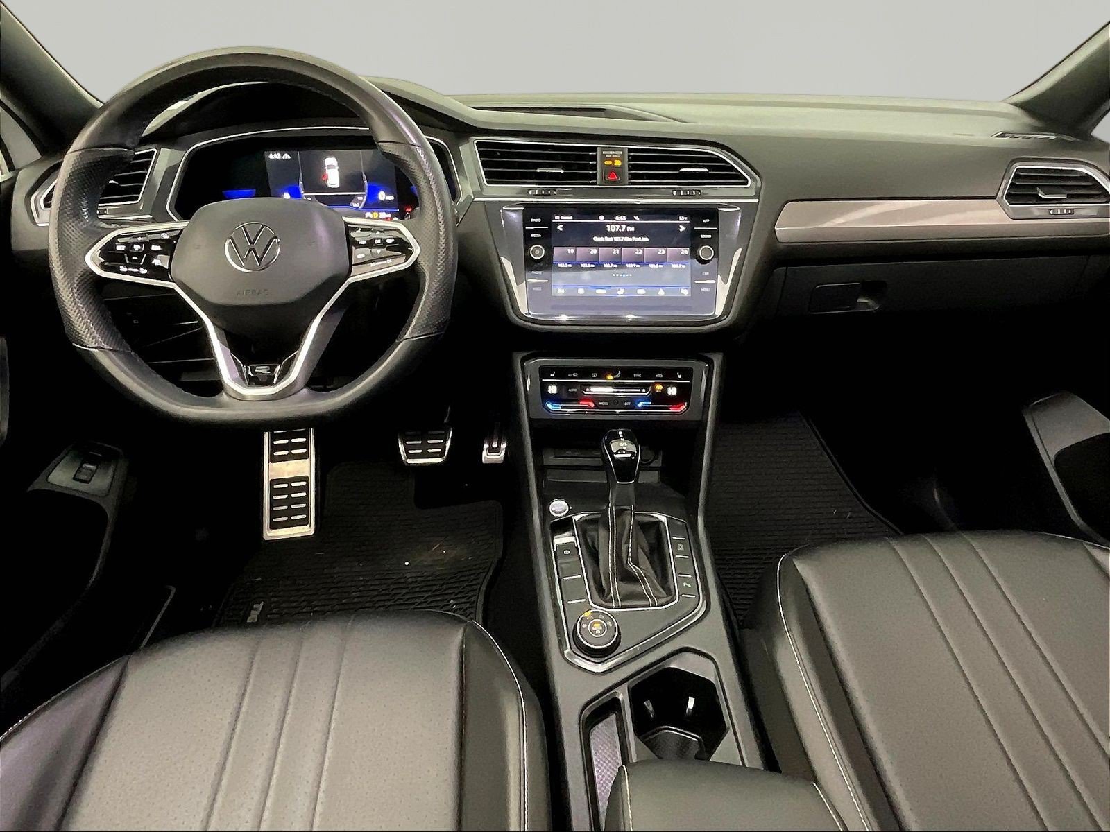 Used 2022 Volkswagen Tiguan SE R-Line AWD/4WD image 7