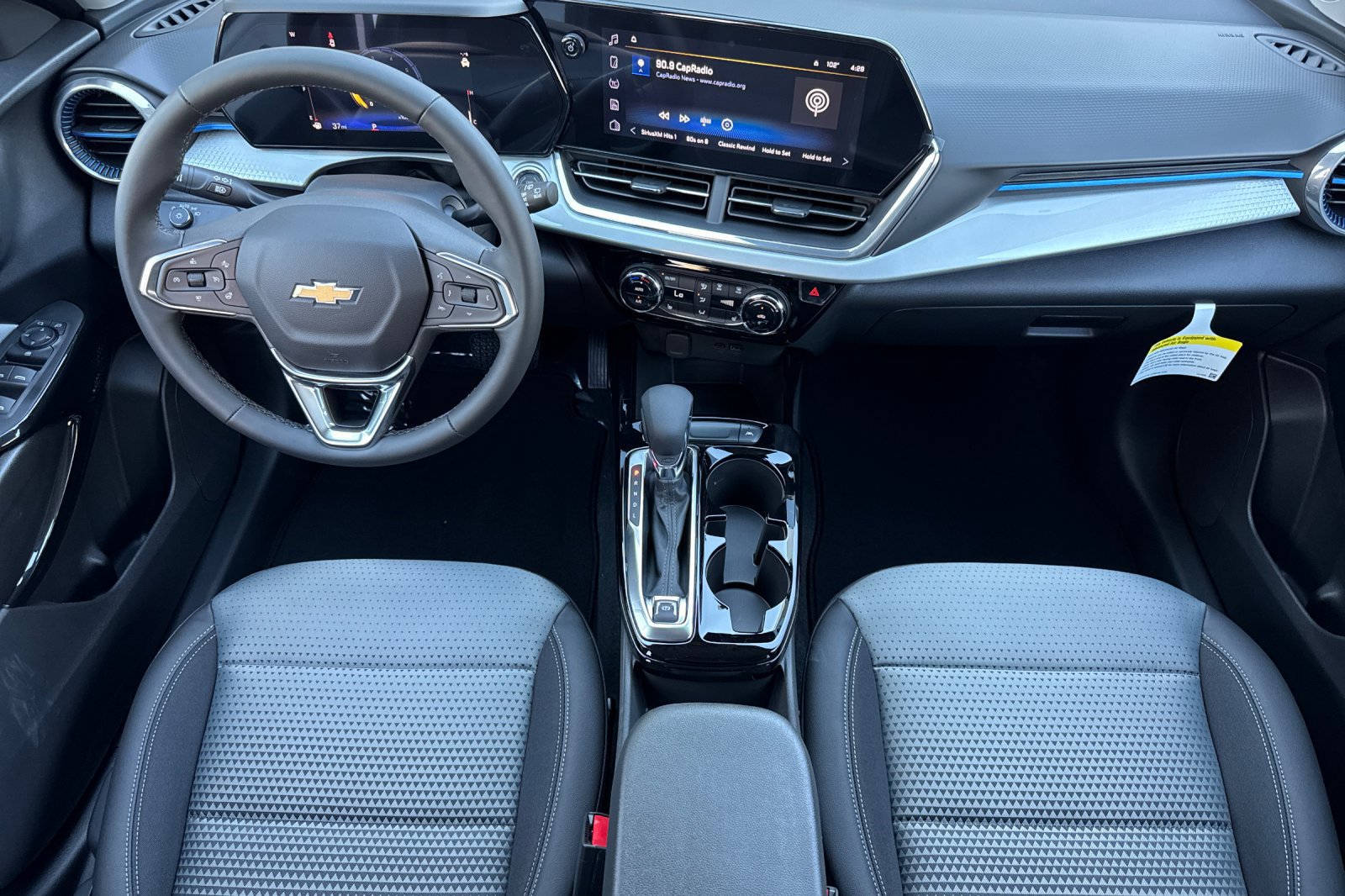 New 2026 Chevrolet Trax LT w/ LT Convenience Package FWD image 12