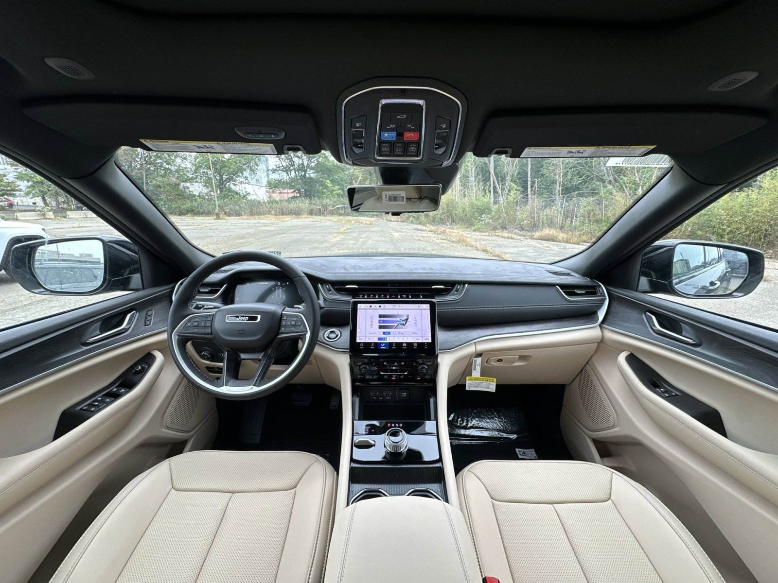 New 2025 Jeep Grand Cherokee Limited w/ Luxury Tech Group II image 23