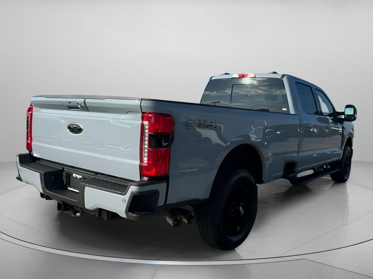 New 2026 Ford F350 Lariat w/ Black Appearance Package image 29