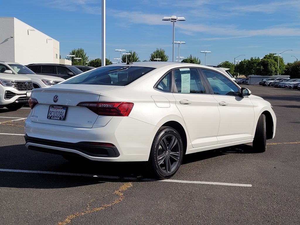 Used 2022 Volkswagen Jetta SE FWD image 6