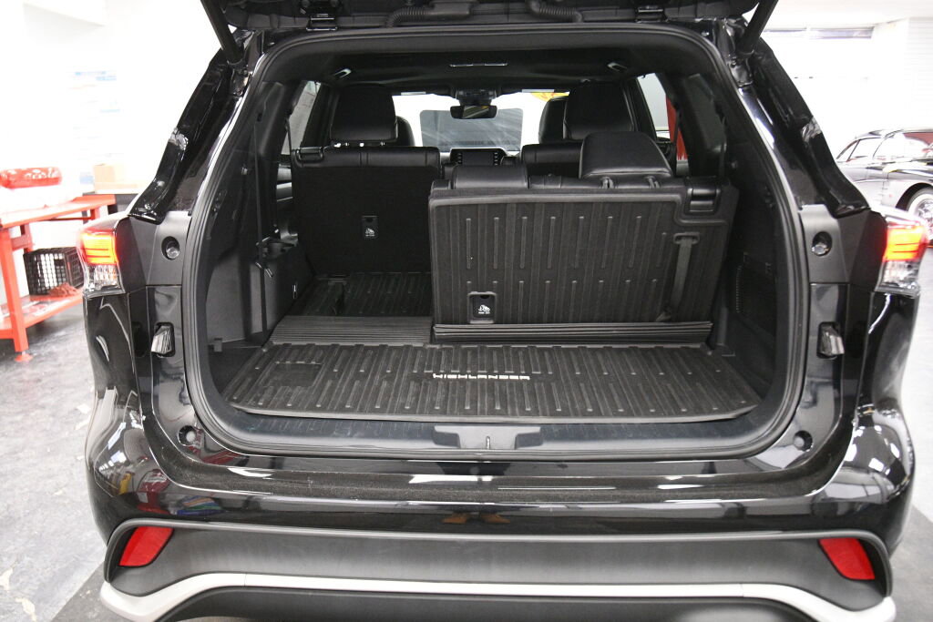 Used 2022 Toyota Highlander XSE image 24