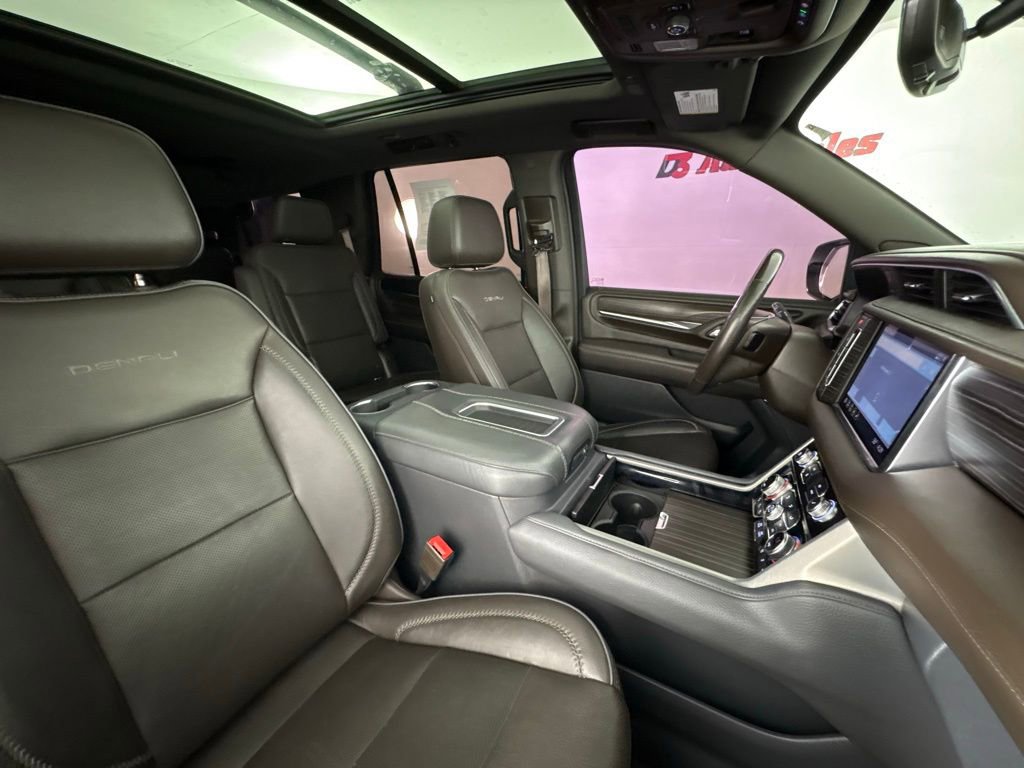 Used 2021 GMC Yukon Denali w/ Denali Premium Package image 39