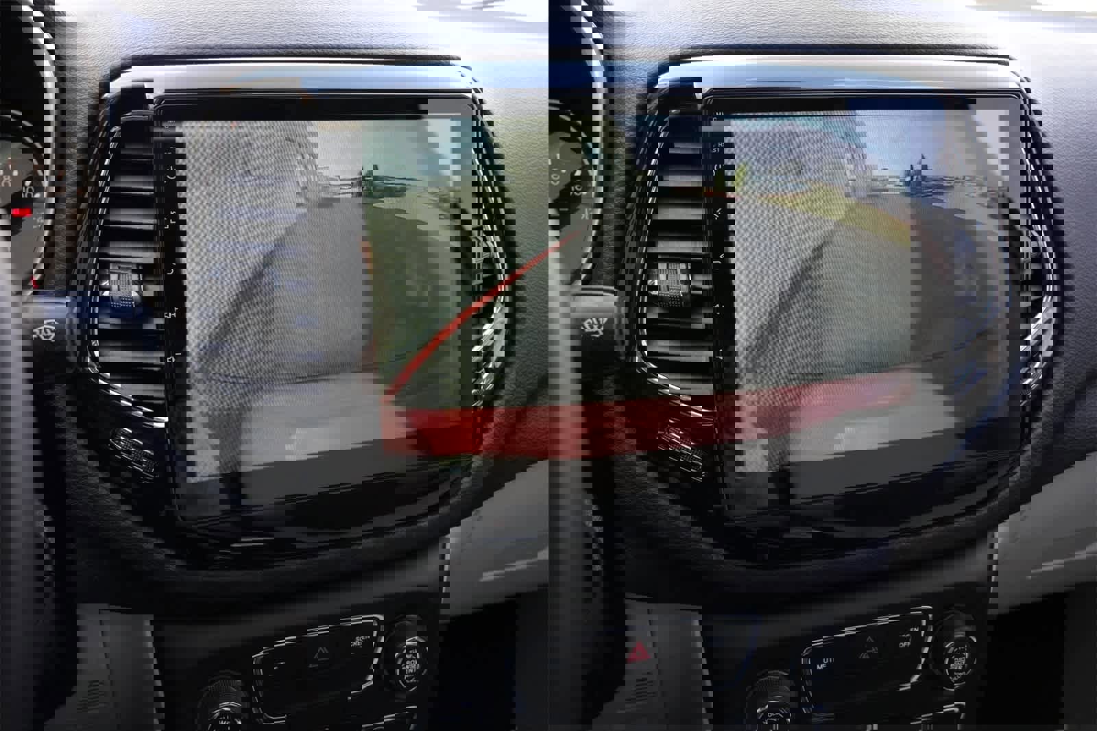 Used 2018 Jeep Compass Latitude w/ Popular Equipment Group image 14