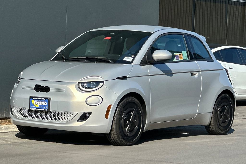 New 2025 FIAT 500 e image 8