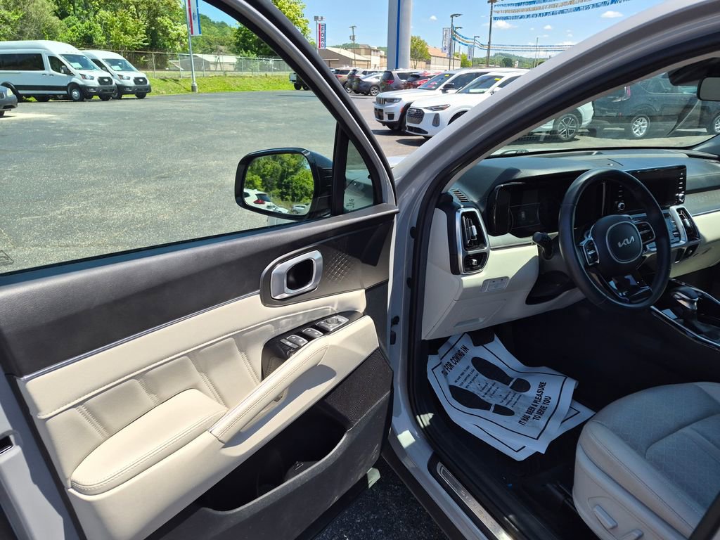 Used 2022 Kia Sorento SX AWD/4WD image 11
