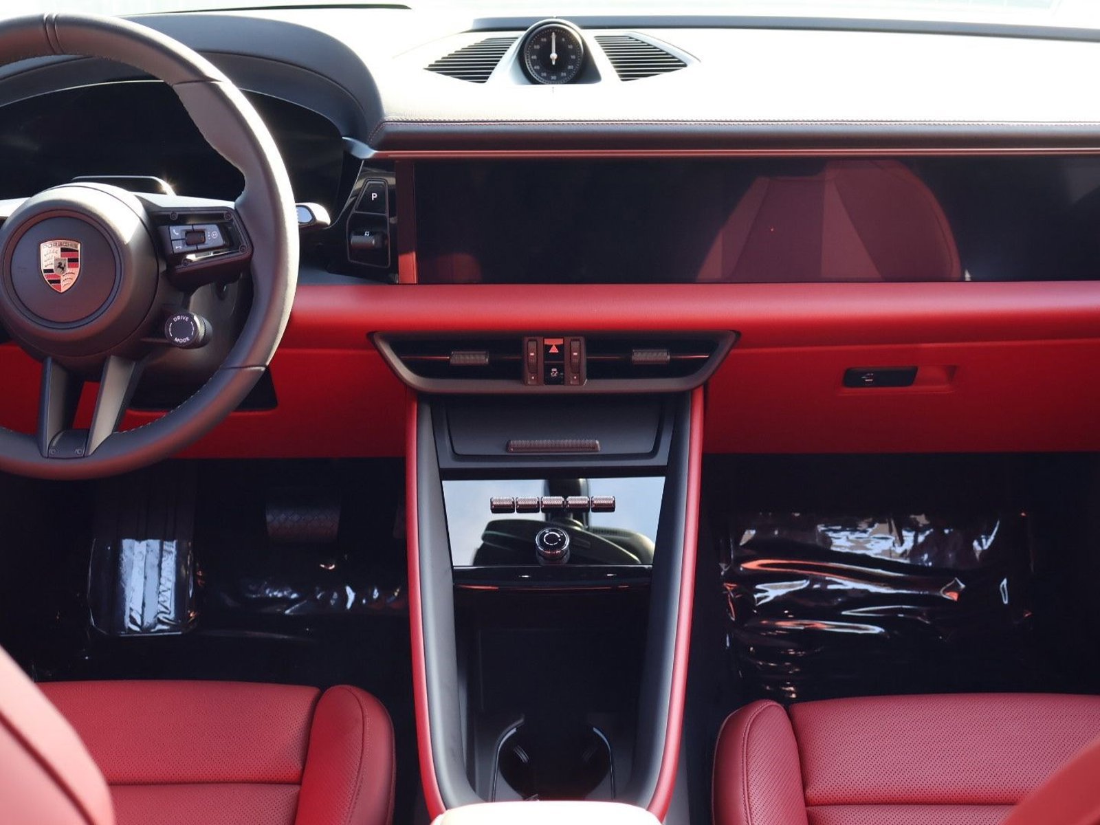 New 2026 Porsche Macan 4 Electric AWD/4WD image 19