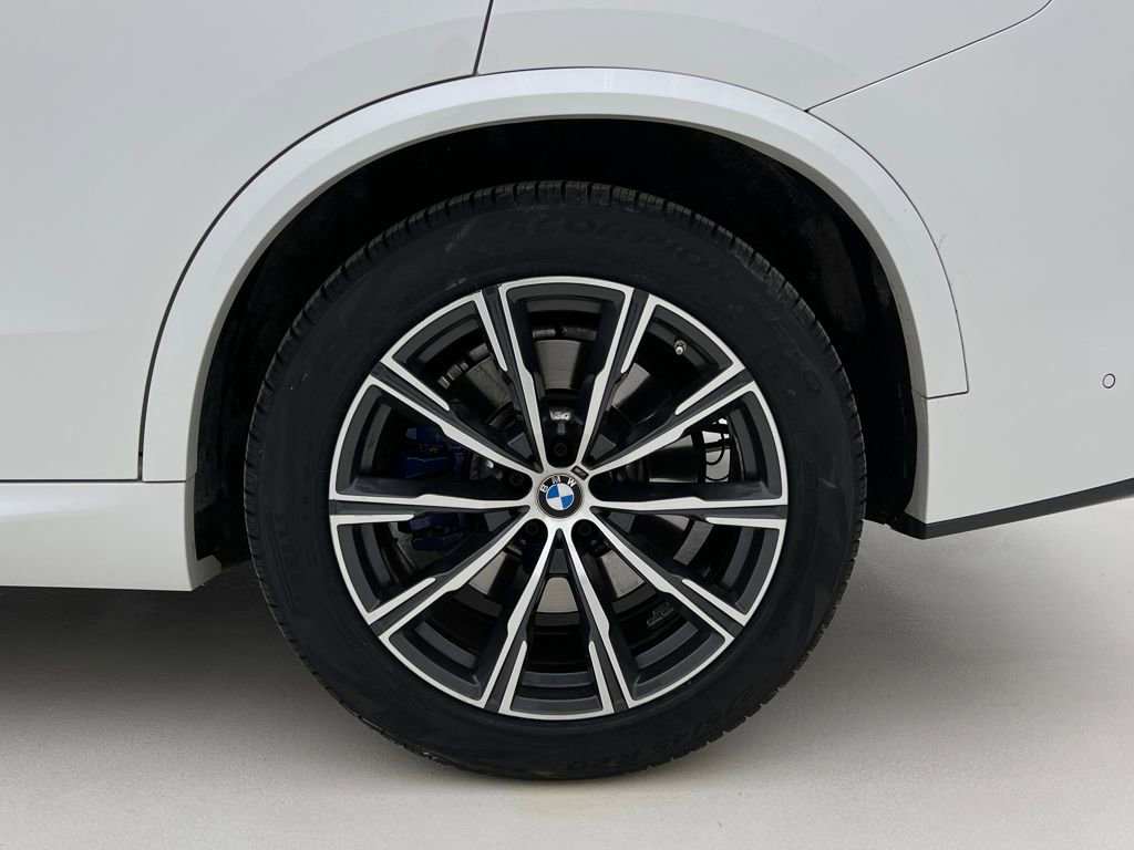 Used 2021 BMW X5 xDrive40i w/ M Sport Package image 27
