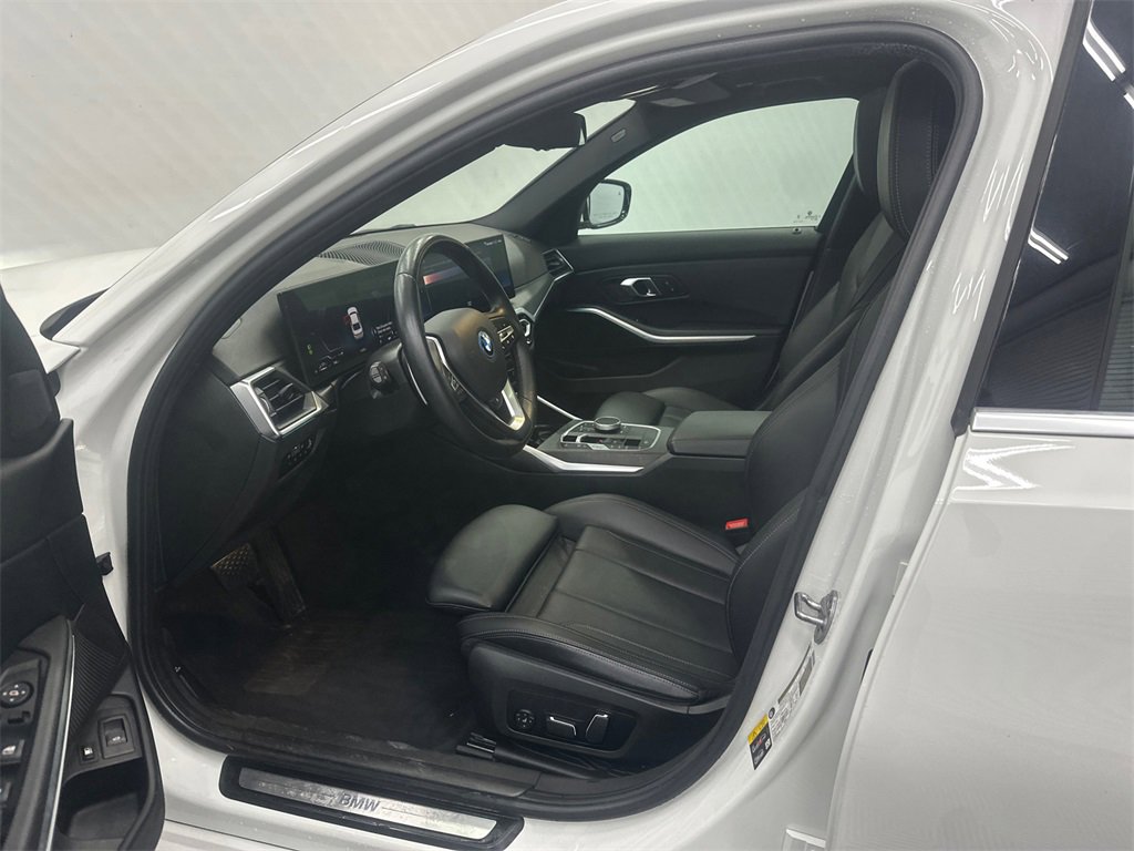 Used 2024 BMW 330e xDrive image 9