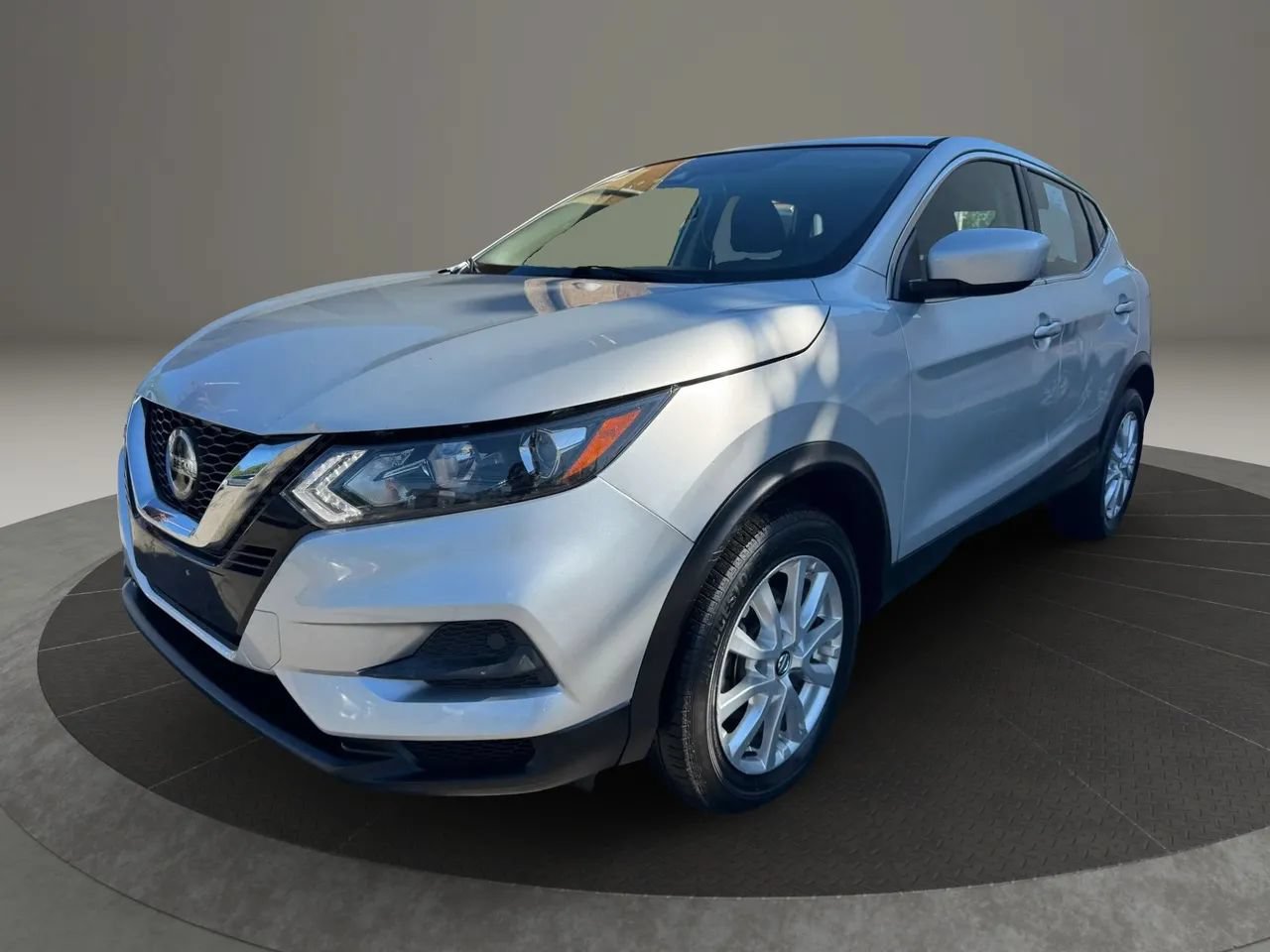 Used 2021 Nissan Rogue Sport S FWD image 1