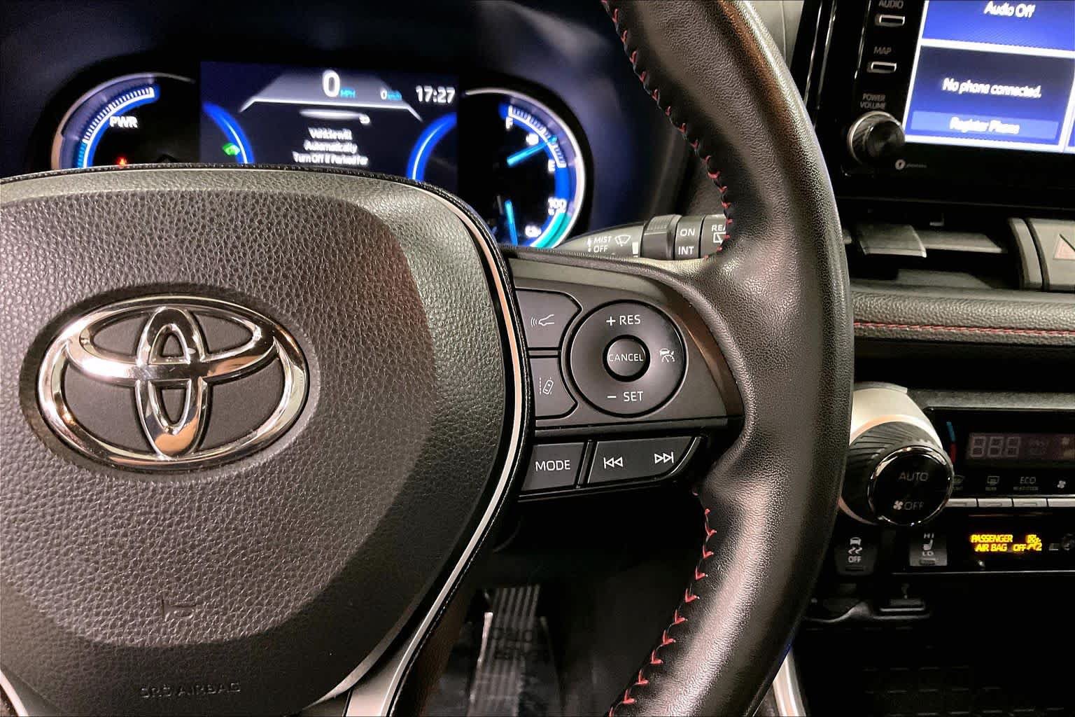 Used 2021 Toyota RAV4 SE w/ Weather & Moonroof Package AWD/4WD image 25