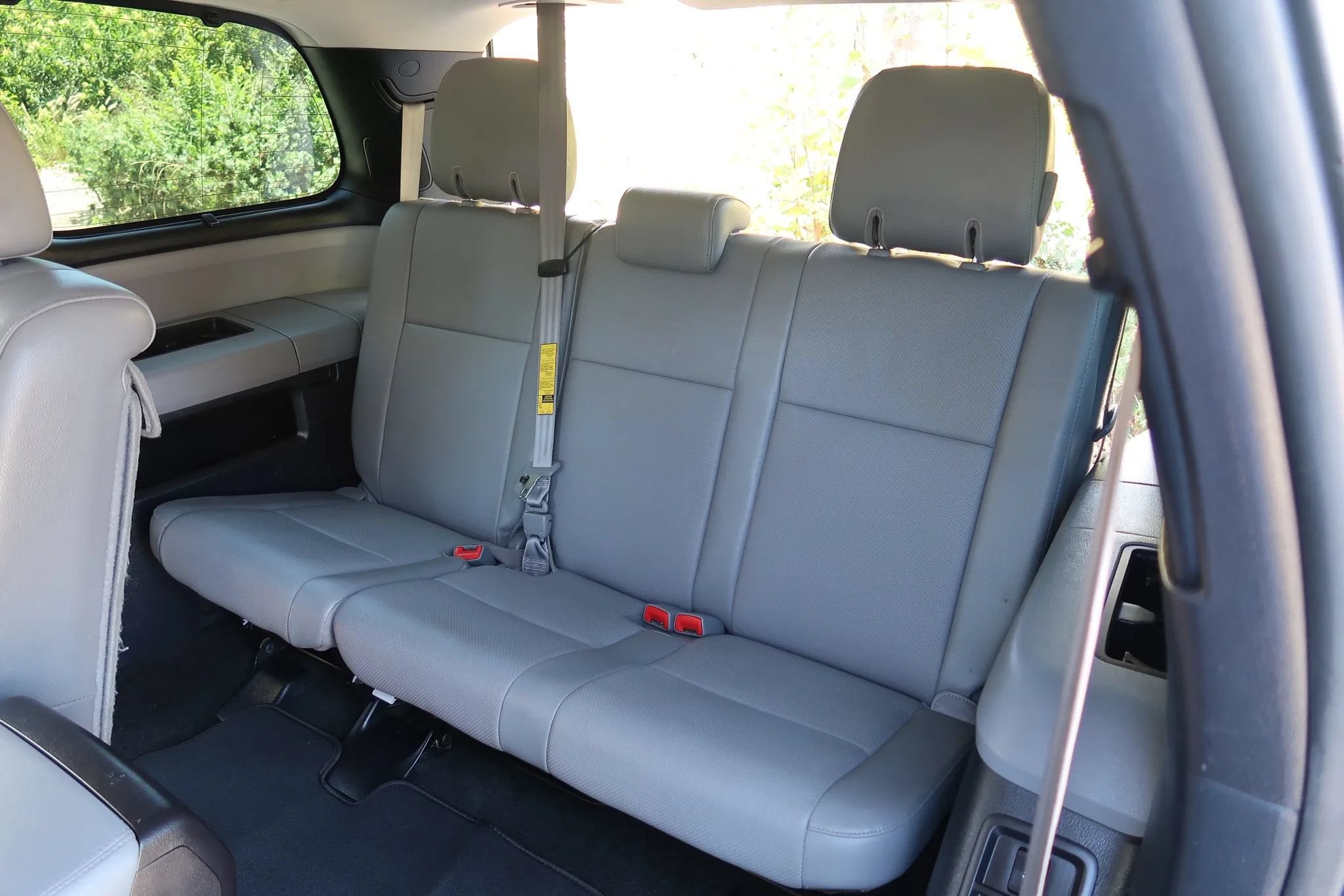 Used 2016 Toyota Sequoia Platinum RWD image 36