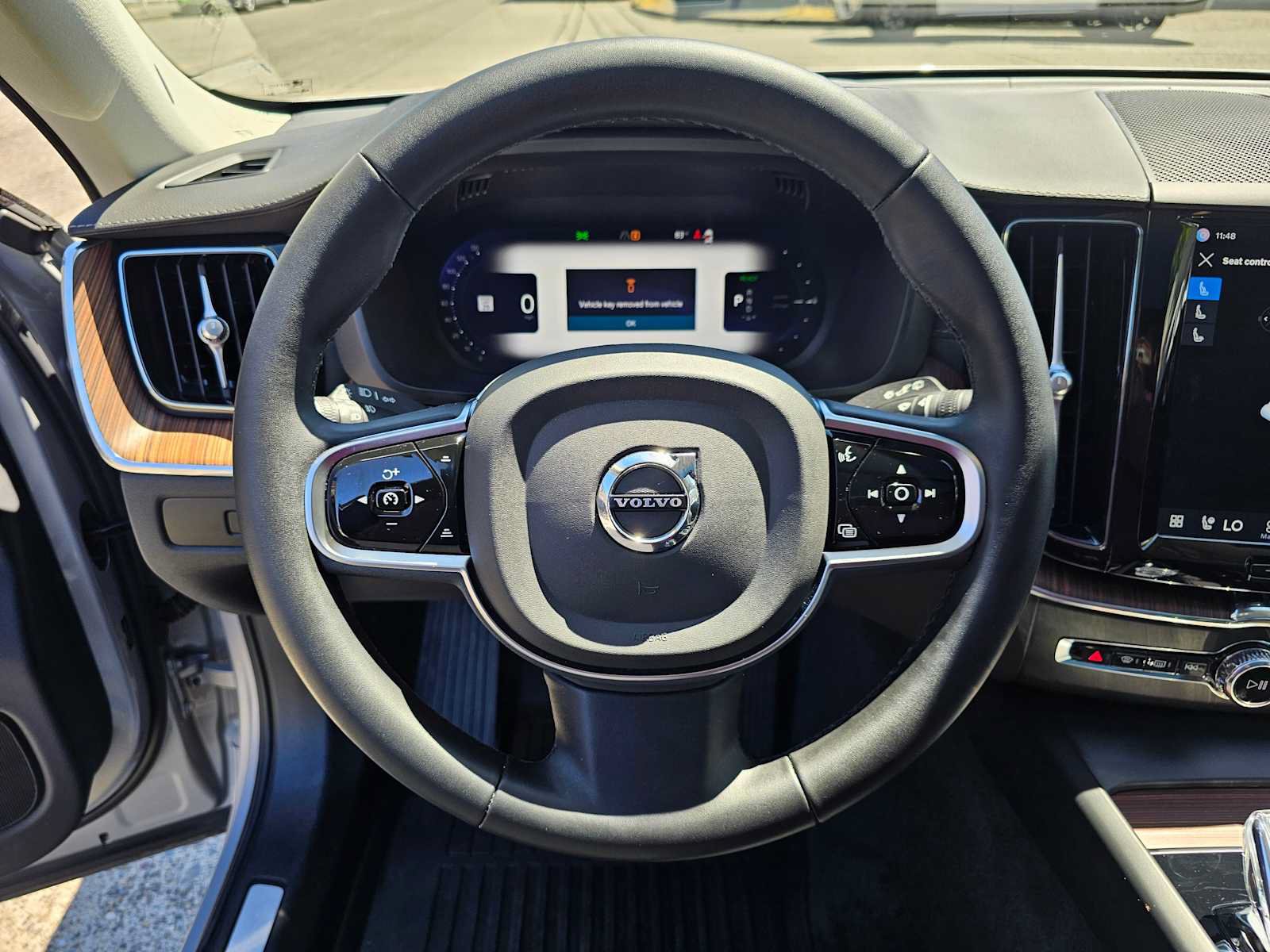 Used 2023 Volvo XC60 T8 Ultimate AWD/4WD image 26