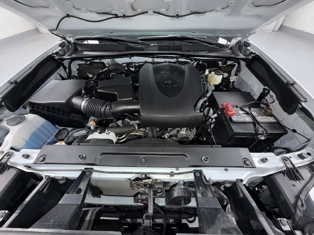 Certified 2021 Toyota Tacoma Limited AWD/4WD image 17