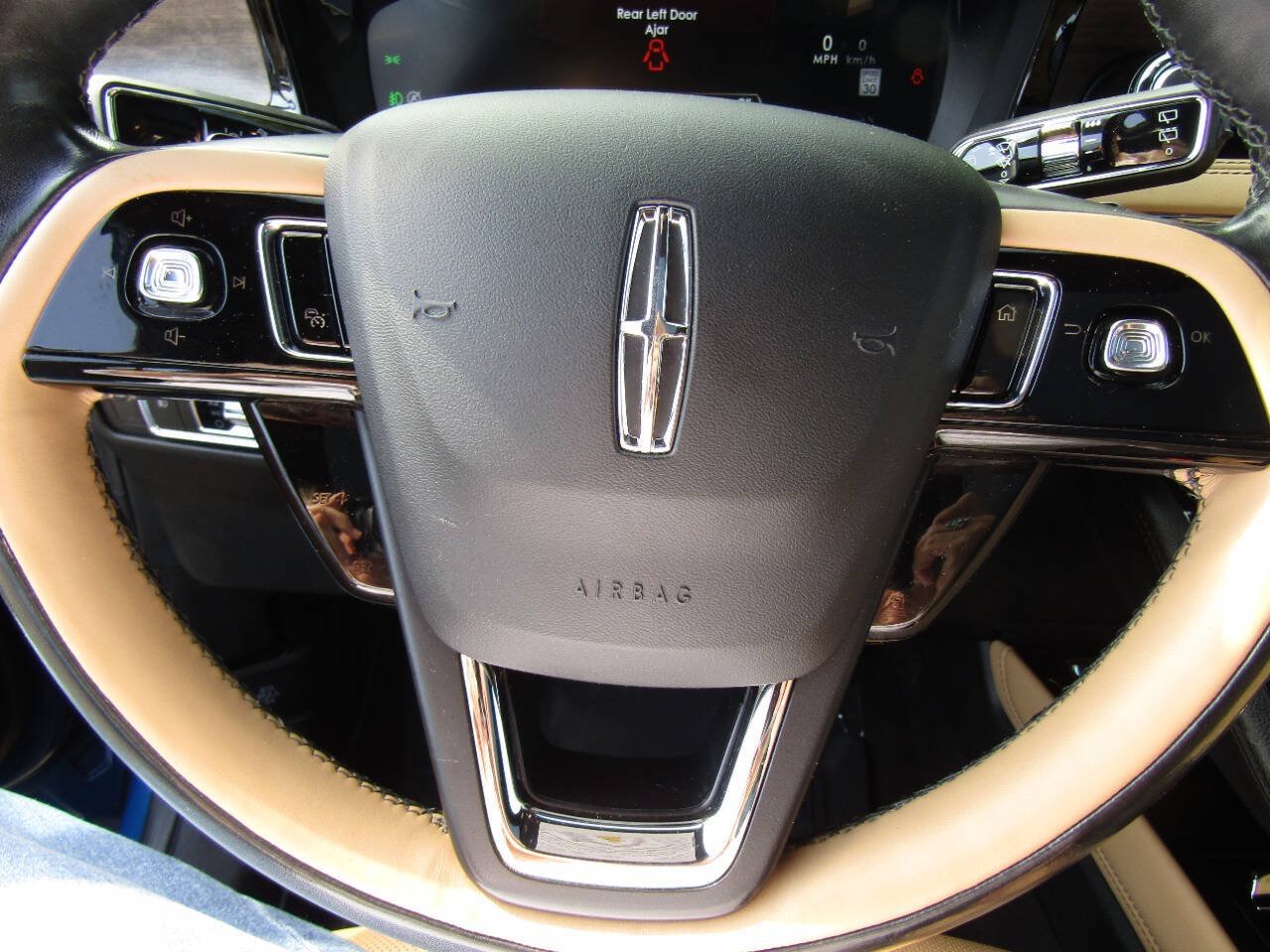 Used 2020 Lincoln Corsair Reserve w/ Equipment Group 201A AWD/4WD image 18