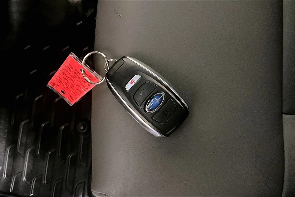 Used 2025 Subaru Outback Onyx Edition AWD/4WD image 11