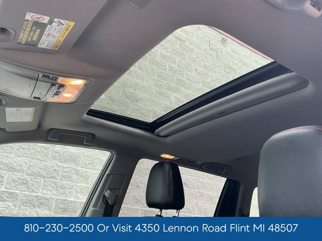 Used 2019 Toyota Highlander SE AWD/4WD image 3