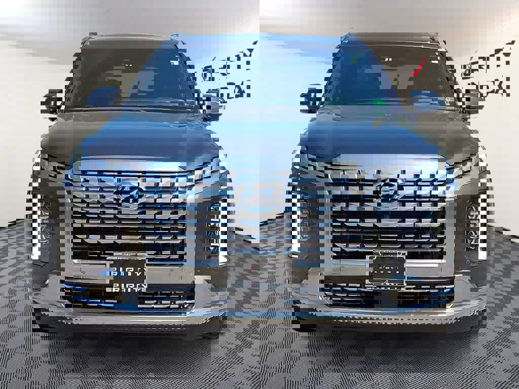 Used 2024 Hyundai Palisade Calligraphy image 2