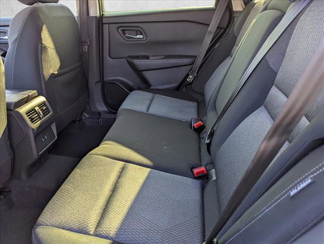 Used 2024 Nissan Rogue SV AWD/4WD image 23