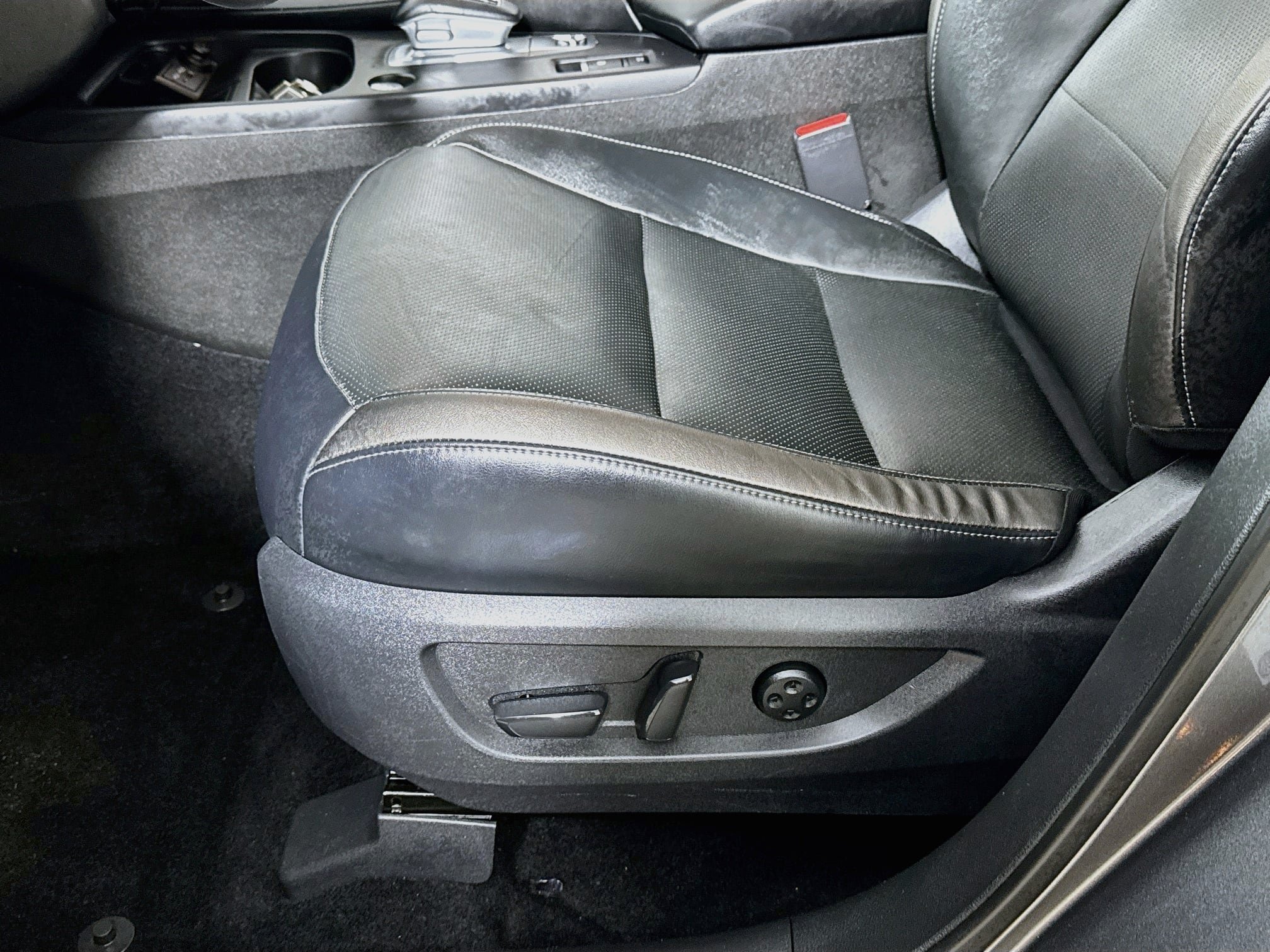 Used 2023 INFINITI QX50 Luxe AWD/4WD image 21