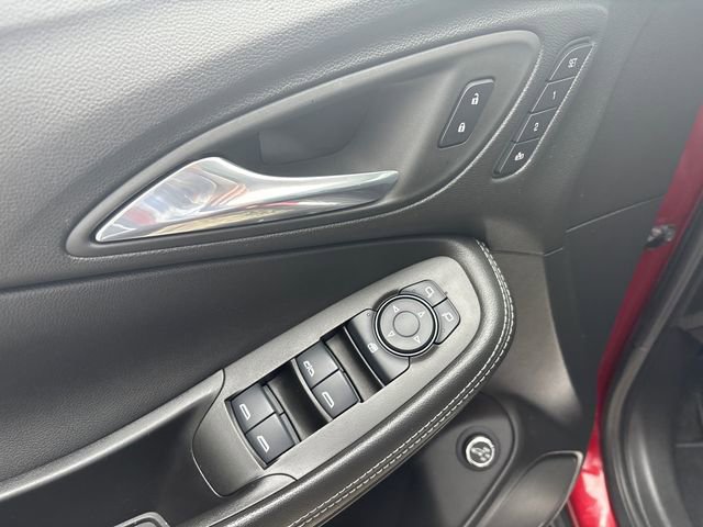 Used 2022 Buick Encore GX Essence w/ Advanced Technology Package FWD image 18