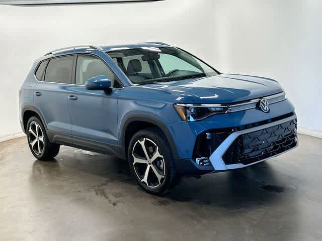 Certified 2025 Volkswagen Taos SEL AWD/4WD image 33