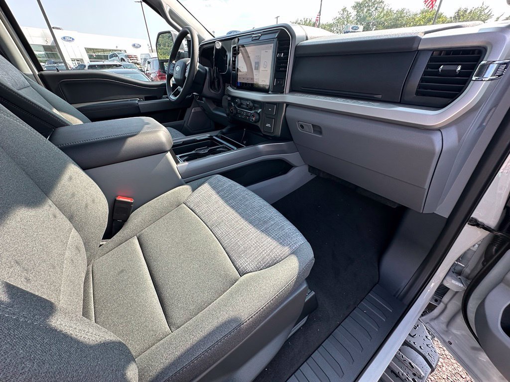 New 2026 Ford F350 XLT w/ XLT Premium Package AWD/4WD image 24