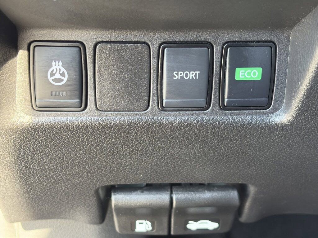 Used 2022 Nissan Rogue Sport SL image 25