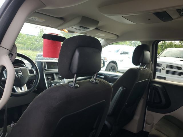 Used 2015 Dodge Grand Caravan SXT w/ Rear Park Assist Package FWD image 10