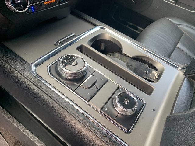 Used 2019 Ford Expedition XLT w/ Equipment Group 202A AWD/4WD image 21
