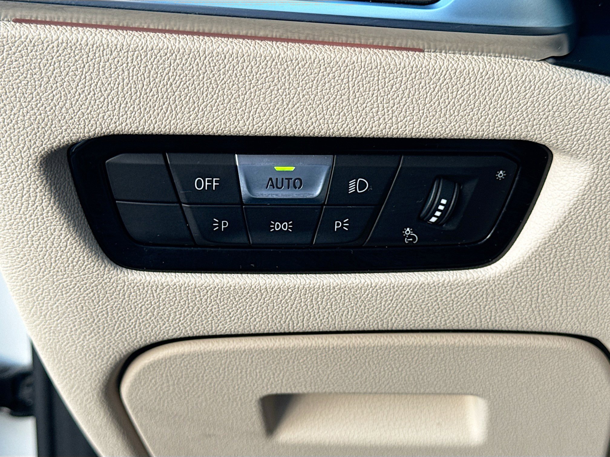 Used 2021 BMW 430i Coupe w/ Premium Package image 34