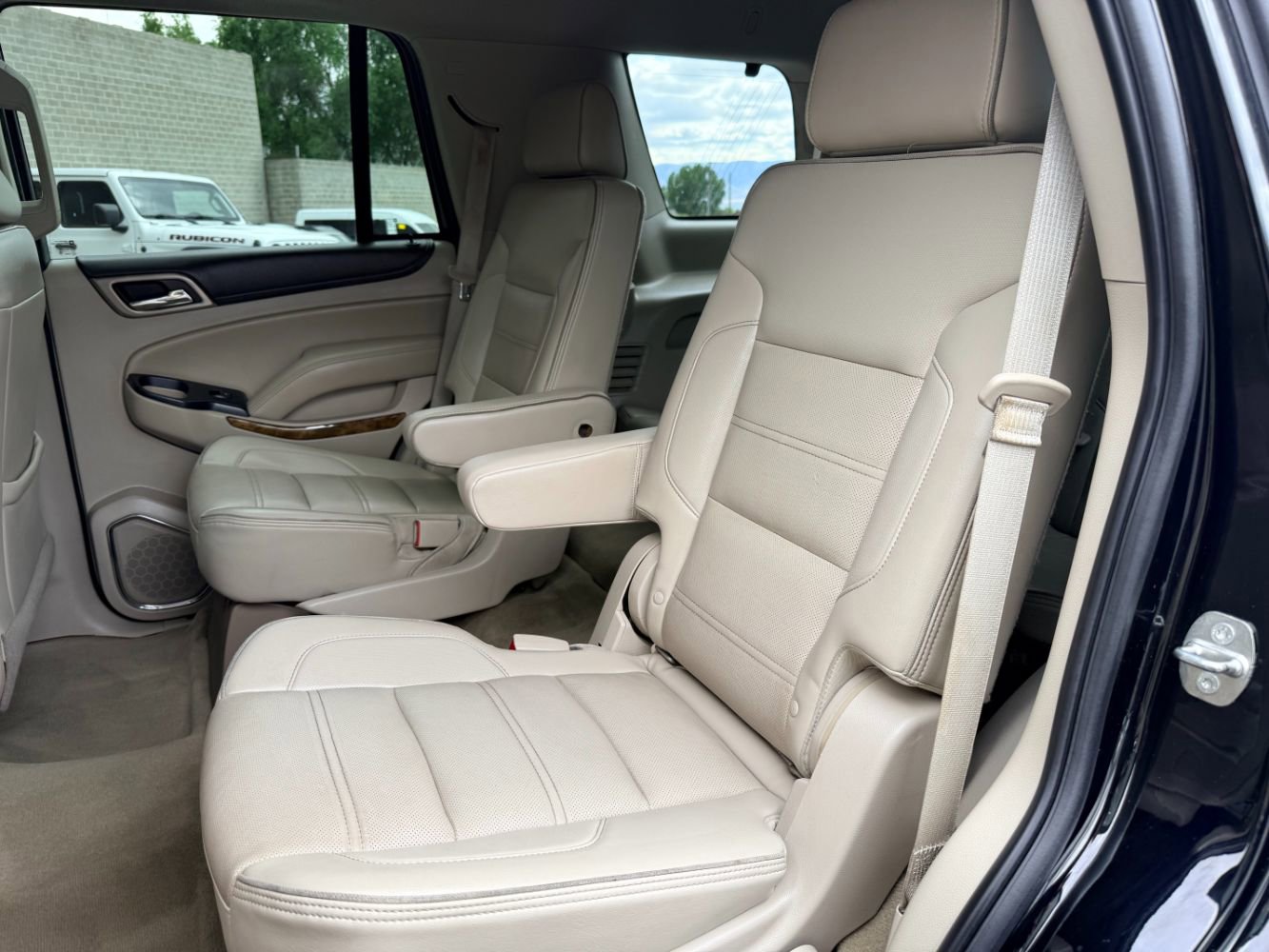 Used 2017 GMC Yukon Denali w/ Open Road Package AWD/4WD image 23