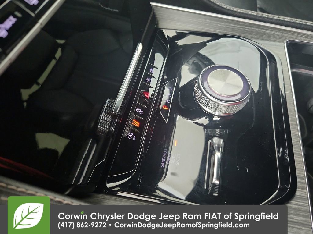 Used 2024 Jeep Wagoneer L Series II w/ Flexible Seating Group image 29