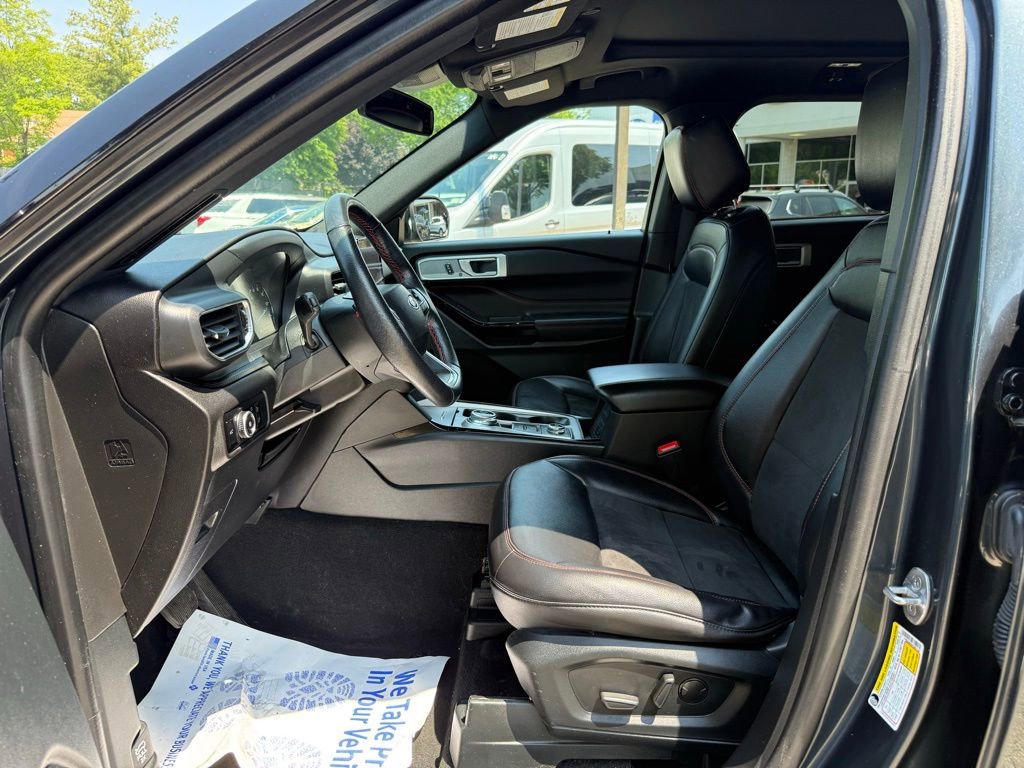 Used 2023 Ford Explorer ST-Line w/ Class IV Trailer Tow Package AWD/4WD image 21