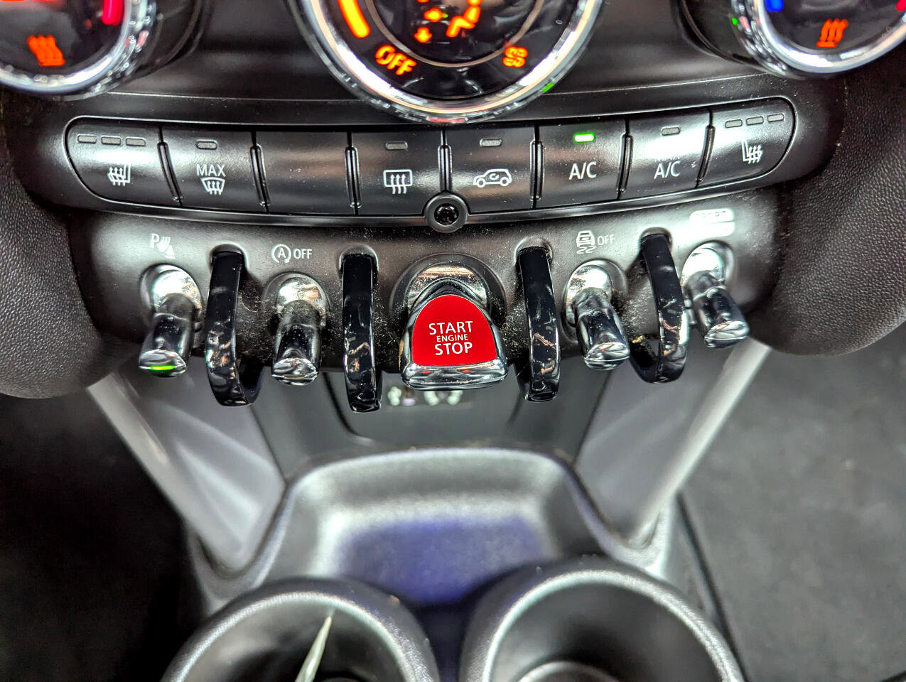 Used 2018 MINI Cooper Convertible image 24