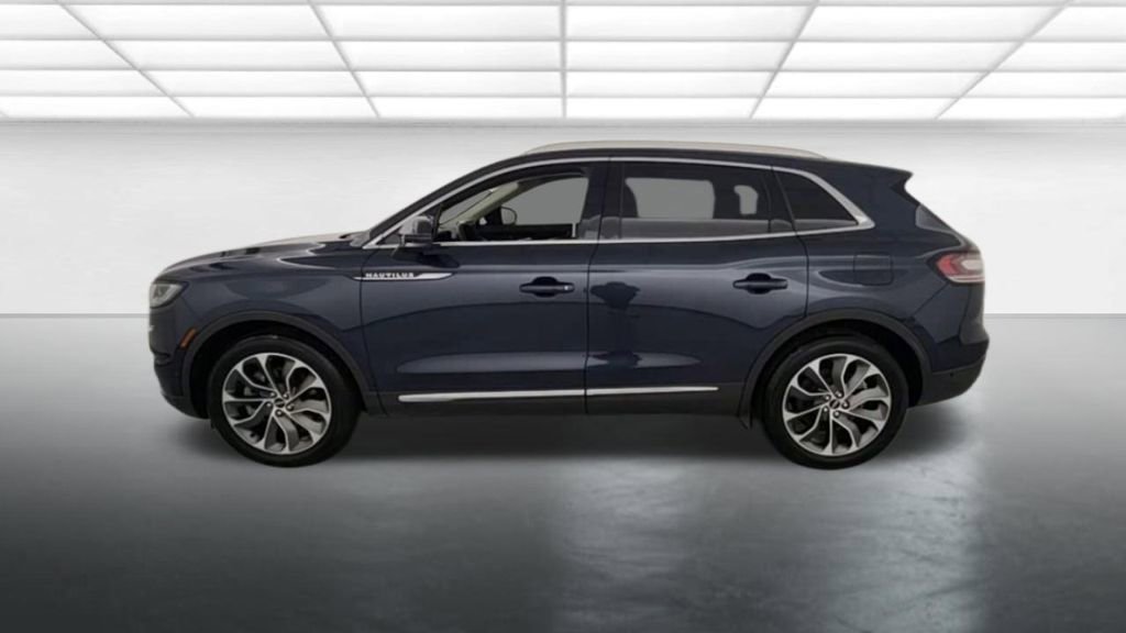 Used 2023 Lincoln Nautilus Reserve w/ Equipment Group 201A image 4